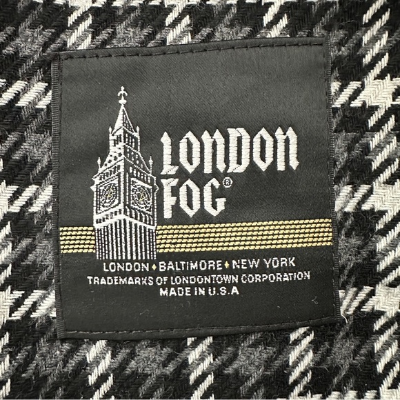 Vintage London Fog Black Trench Coat with Plaid Lining Belted Size 14 Petite - Picture 12 of 15